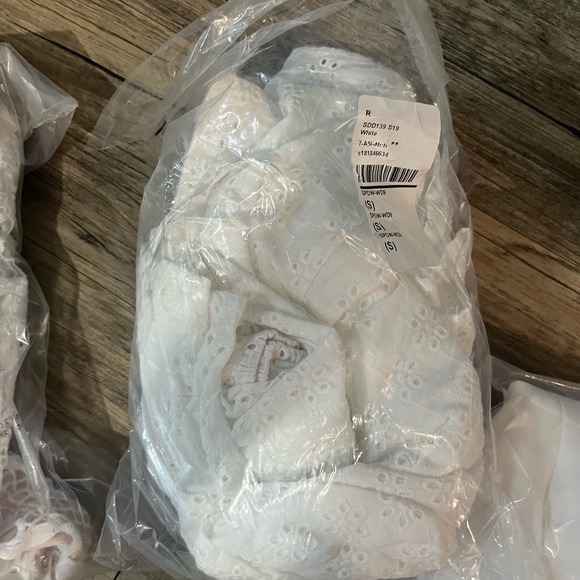 MARTINA RUFFLE  WHITE DRESS - Picture 4 of 4